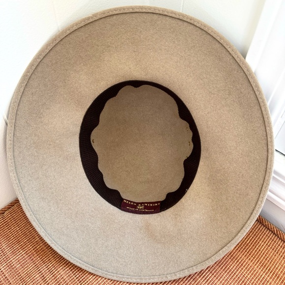 Gorgeous Helen Kaminski Vintage Felted Wool Cloche Hat Beige Camel EUC - Picture 3 of 5